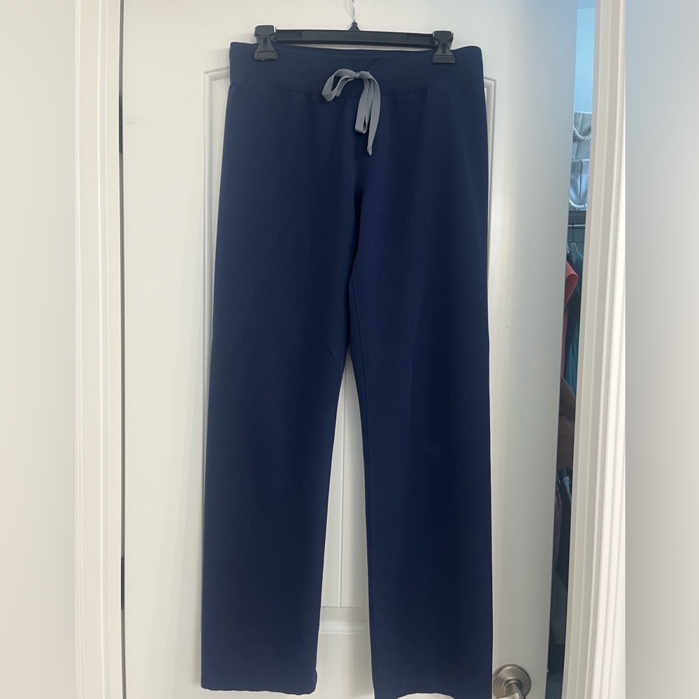 FIGS Livingston Basic Scrub Pants. Size small. Navy.
